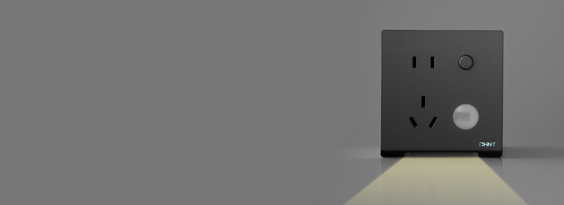 光線柔和，呵護眼睛 溫馨的4000K色...