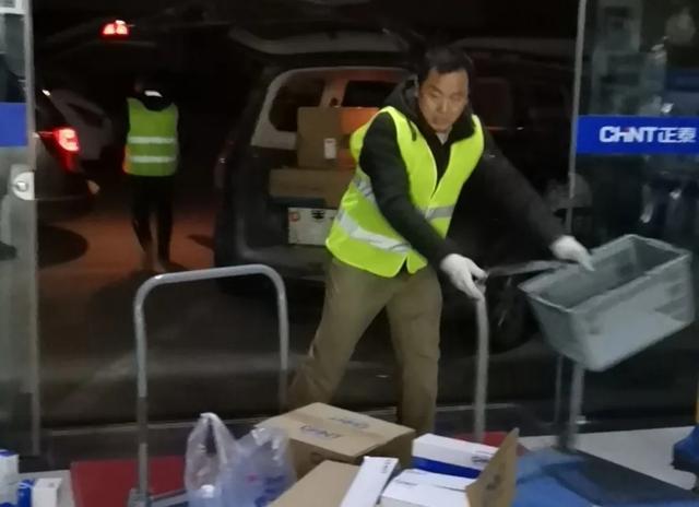 正泰居家致敬“小湯山”醫(yī)院援建背后的“逆行者”