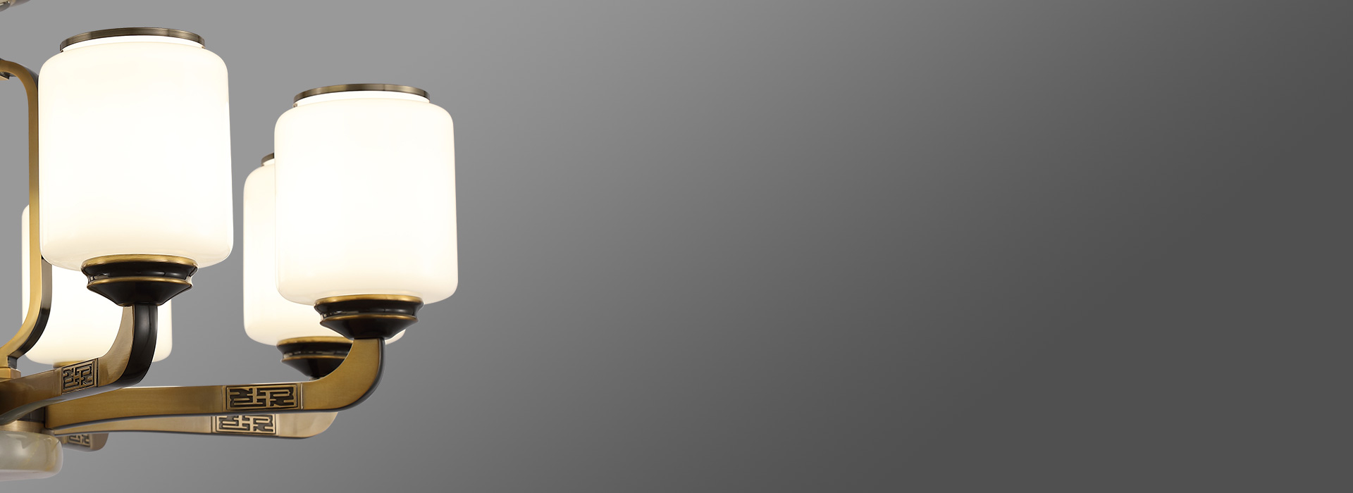 選用玻璃燈罩，光線柔和舒適 人工吹制的...