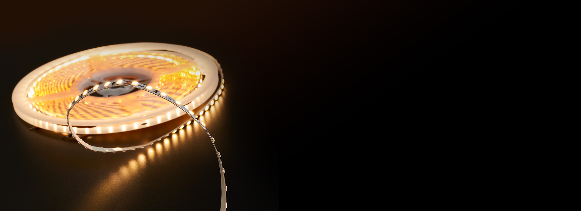 高達100lm/W光效，綠色節(jié)能 同功...