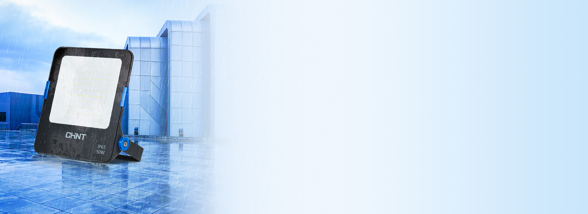 IP65高防護等級，無懼風雨 經過多次...