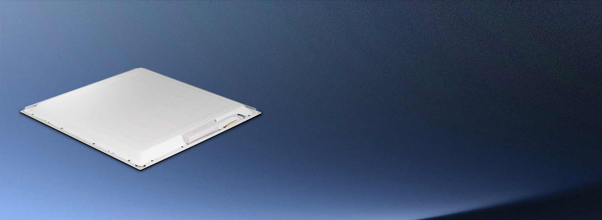 金屬覆膜底盤，散熱好，更耐用 鐵底盤表...